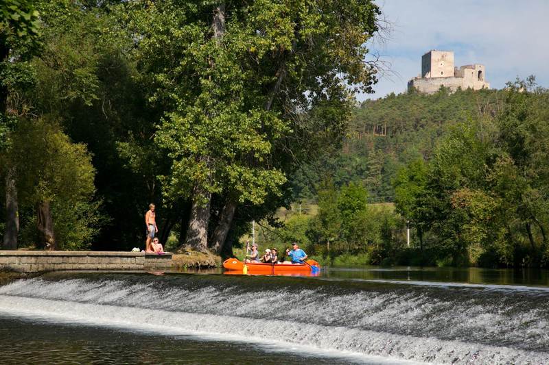 Hrad Rabí: Nejrozsáhlejší hradní zřícenina v Čechách