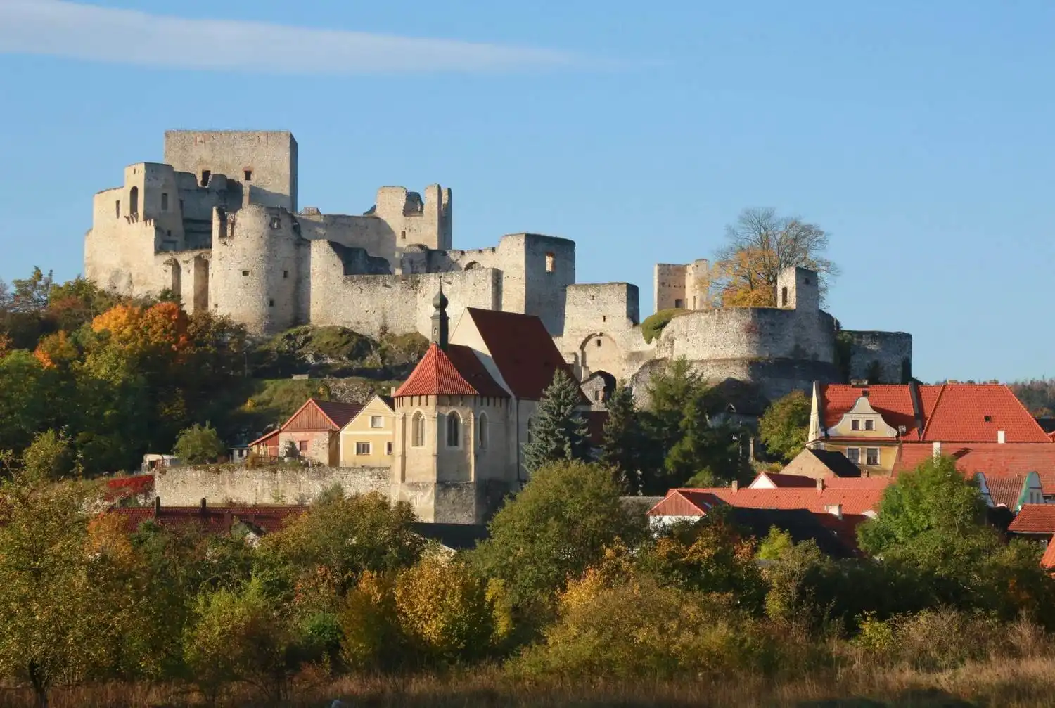 Otava.fun - společný projekt měst Sušice, Horažďovice, Strakonice a Písek. Hrad Rabí: Nejrozsáhlejší hradní zřícenina v Čechách