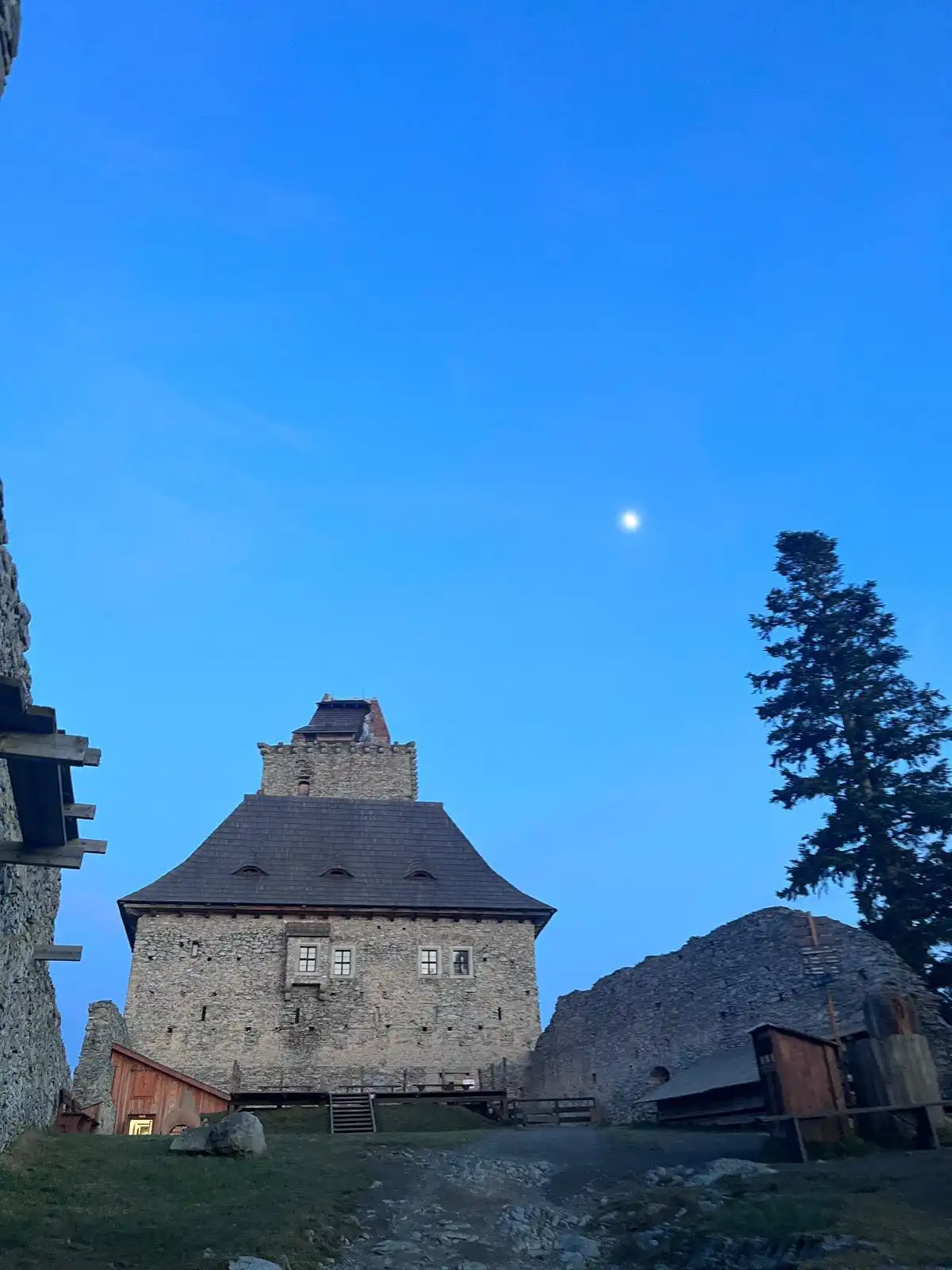 Hrad Kašperk:  nejvýše položený královský hrad v Čechách
